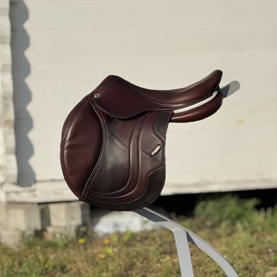 CWD SE03 Springsattel 17″ Braun mit weißem Keder – Ansicht 4